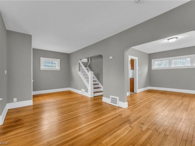 13409 S Parkway Drive, Garfield Heights, OH 44105 Photo 6