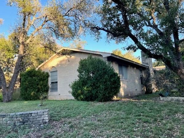 115 N Laurelwood DR, Unit A, Austin, TX 78733