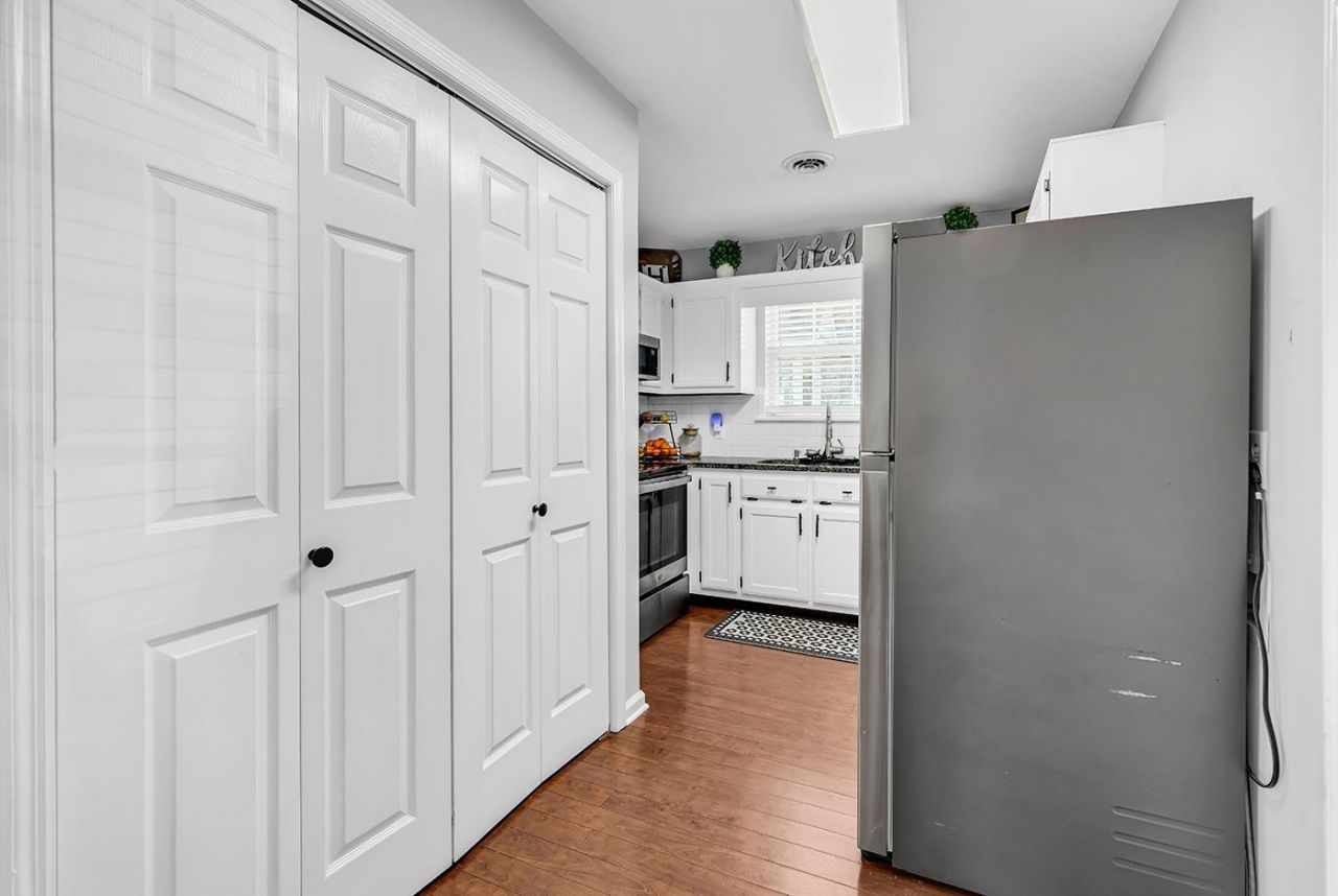 2947 Temperance Dr. Photo 11