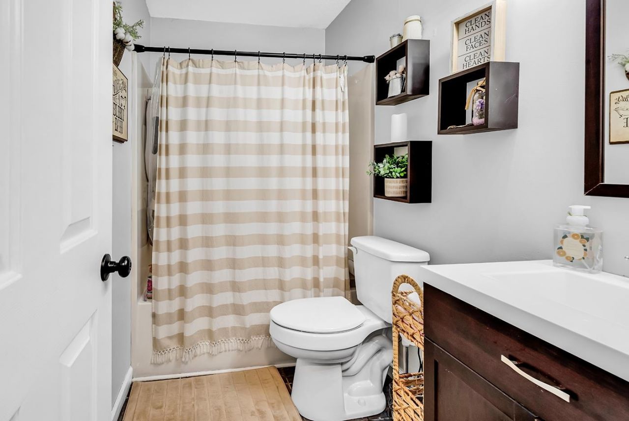 2947 Temperance Dr. Photo 20