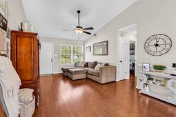 2947 Temperance Dr. photo 4