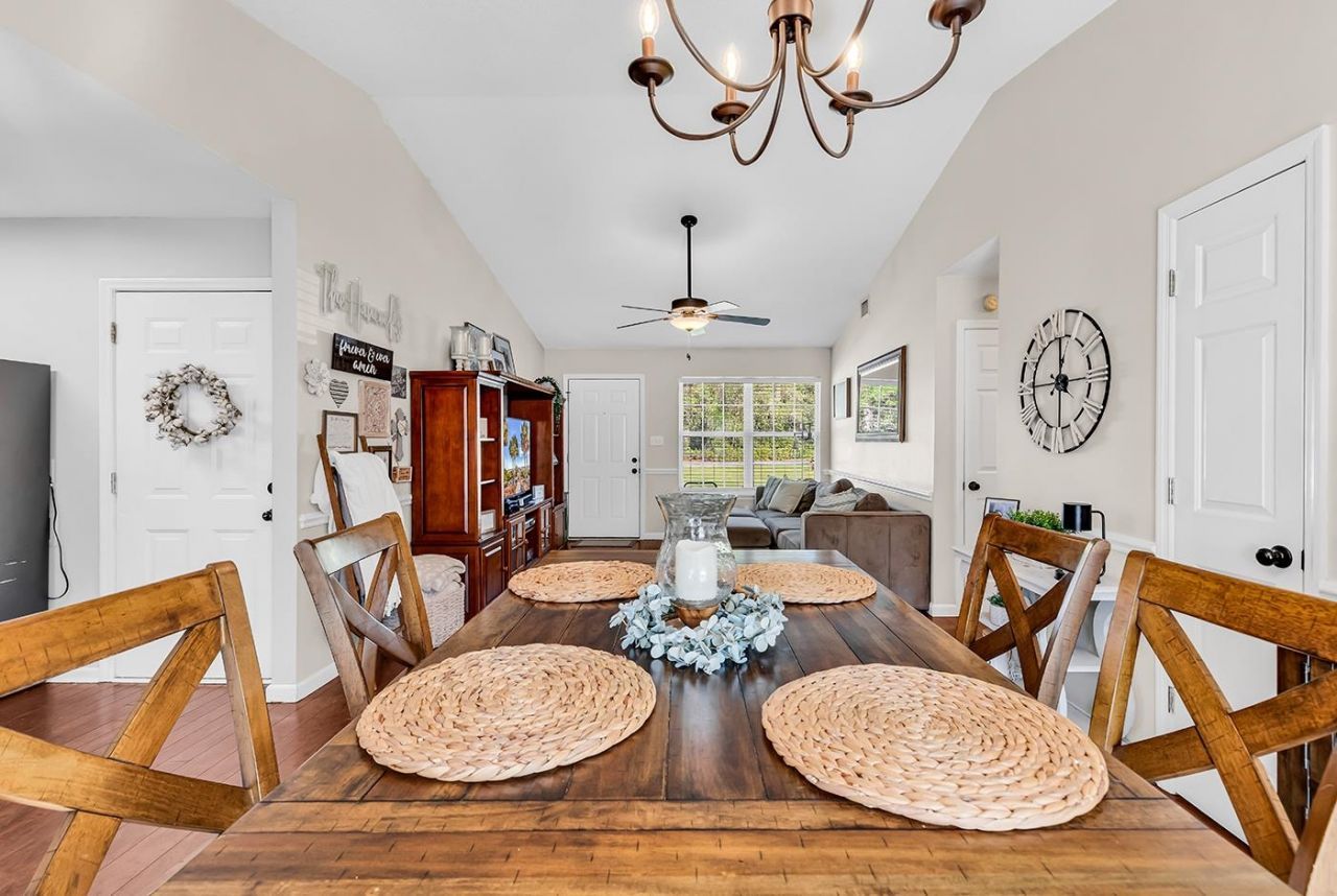 2947 Temperance Dr. Photo 6