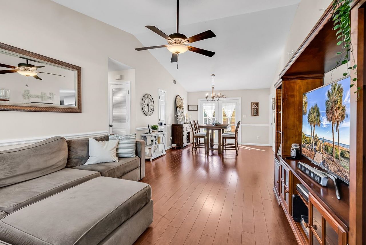 2947 Temperance Dr. Photo 8