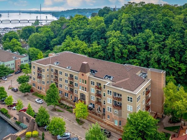 620 Main Street N, Unit 124, Stillwater, MN 55082