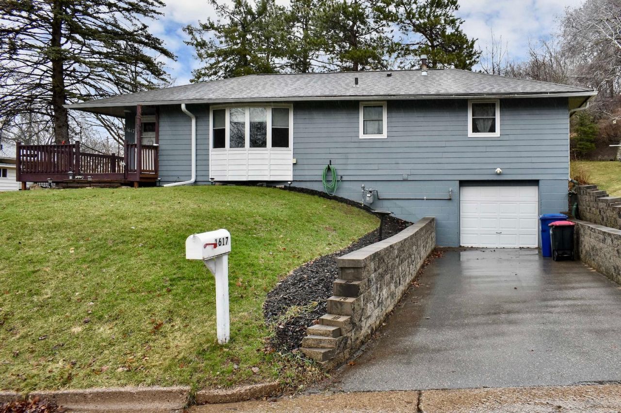 1617 Poplar Drive, Red Wing, MN 55066 Main Photo