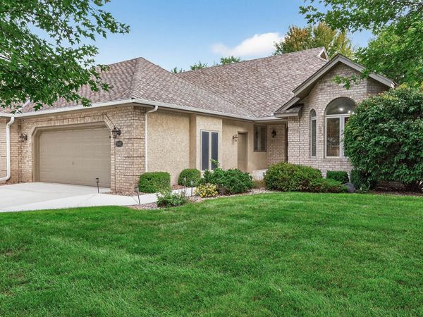 10417 Fawns Way, Eden Prairie, MN 55347