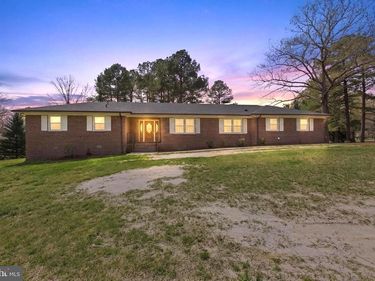 18246 WHITE PINE DRIVE, MILFORD, VA 22514