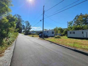 46 Madden, West Brookfield, MA 01585