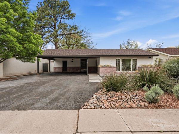 1522 San Patricio Avenue SW, Albuquerque, NM 87104