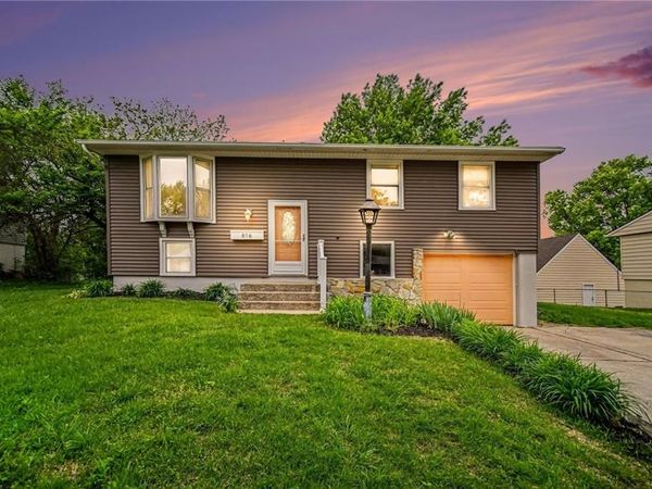 816 N Tepee Drive, Independence, MO 64056