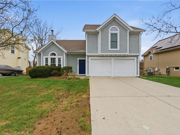 1181 E Meadow Lane, Olathe, KS 66062