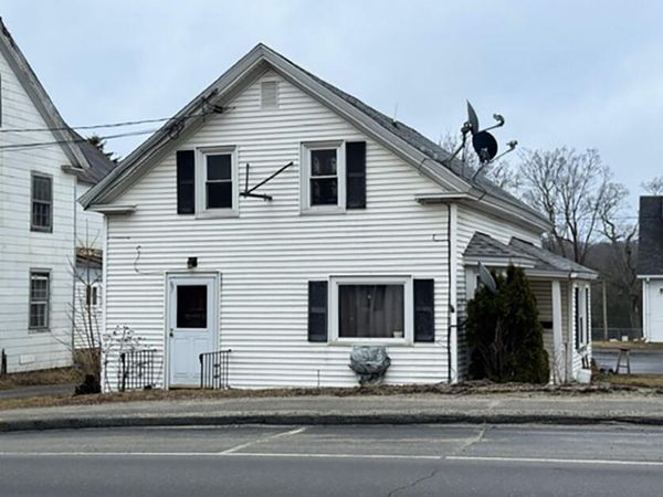67 Main Street , Winthrop, ME 04364