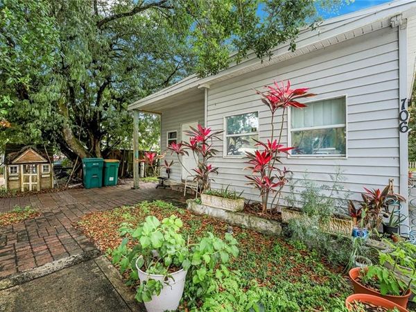 106 Moon Bay ST, NAPLES, FL 34114