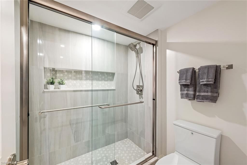 2850 Gulf Shore Blvd N, Unit 102, Naples, FL 34103 Photo