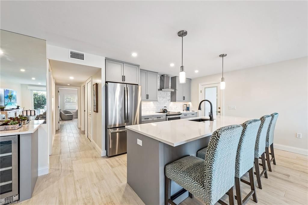 2850 Gulf Shore Blvd N, Unit 102, Naples, FL 34103 Photo