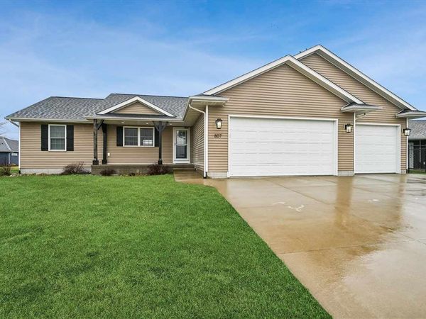 807 Juniper Drive, Independence, IA 50644