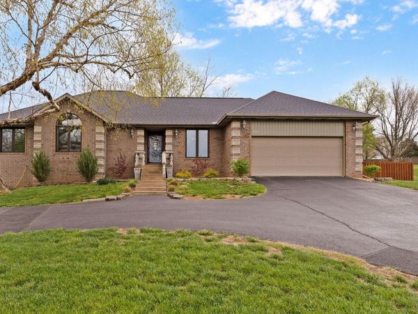 2046 N Belmont Court, Nixa, MO 65714