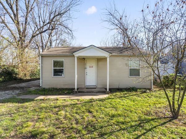 1710 W Belmont Street , Springfield, MO 65802