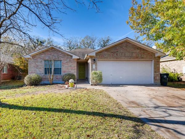 200 Buttercup ST , Kyle, TX 78640
