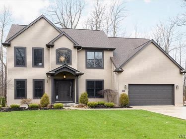 5484 Marguerites Way , Clarence, NY 14031