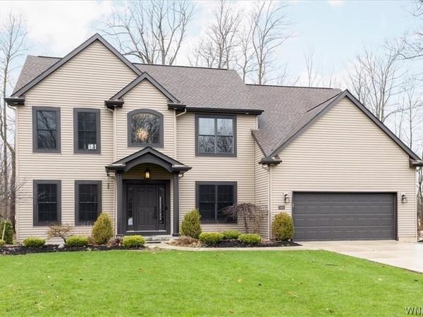 5484 Marguerites Way, Clarence, NY 14031