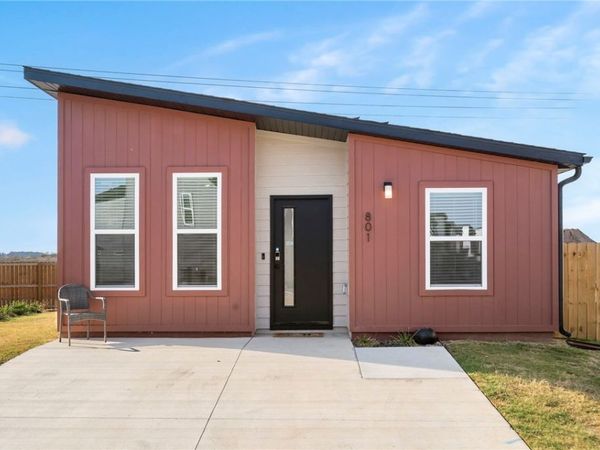 801 Florida Place , Centerton, AR 72719