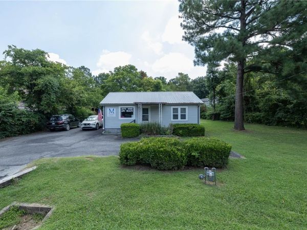 1722 N Gregg Avenue , Fayetteville, AR 72703