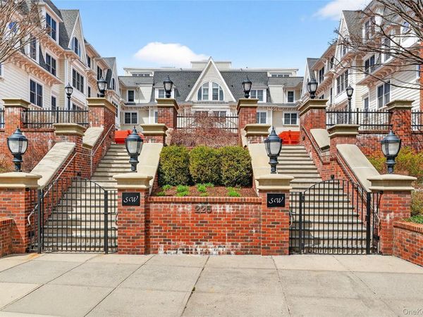225 Stanley Avenue, Unit 204, Mamaroneck, NY 10543