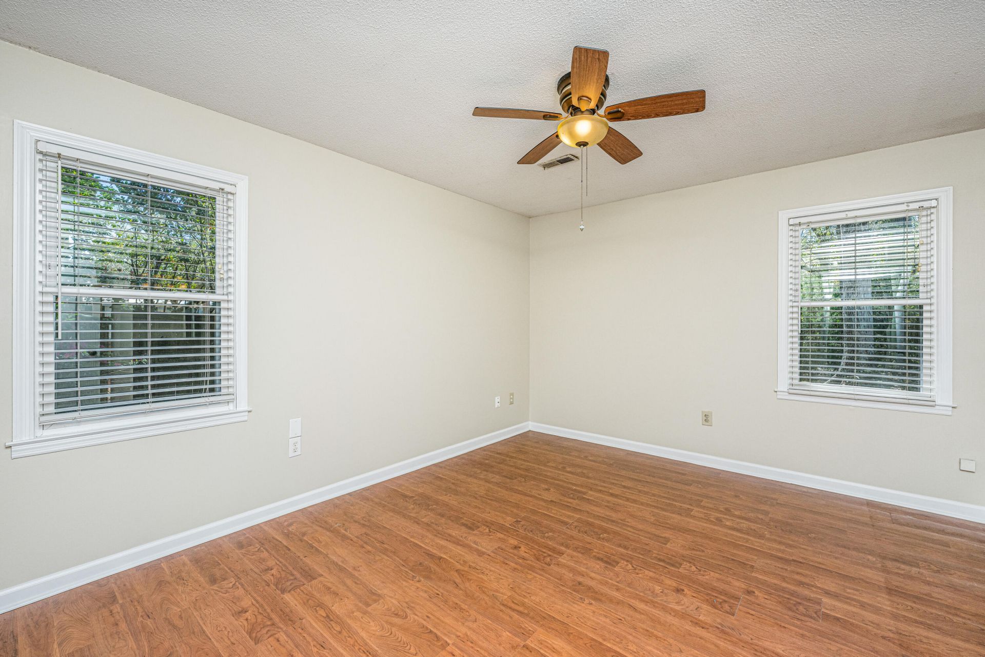 1519 Kentwood Circle Photo 17