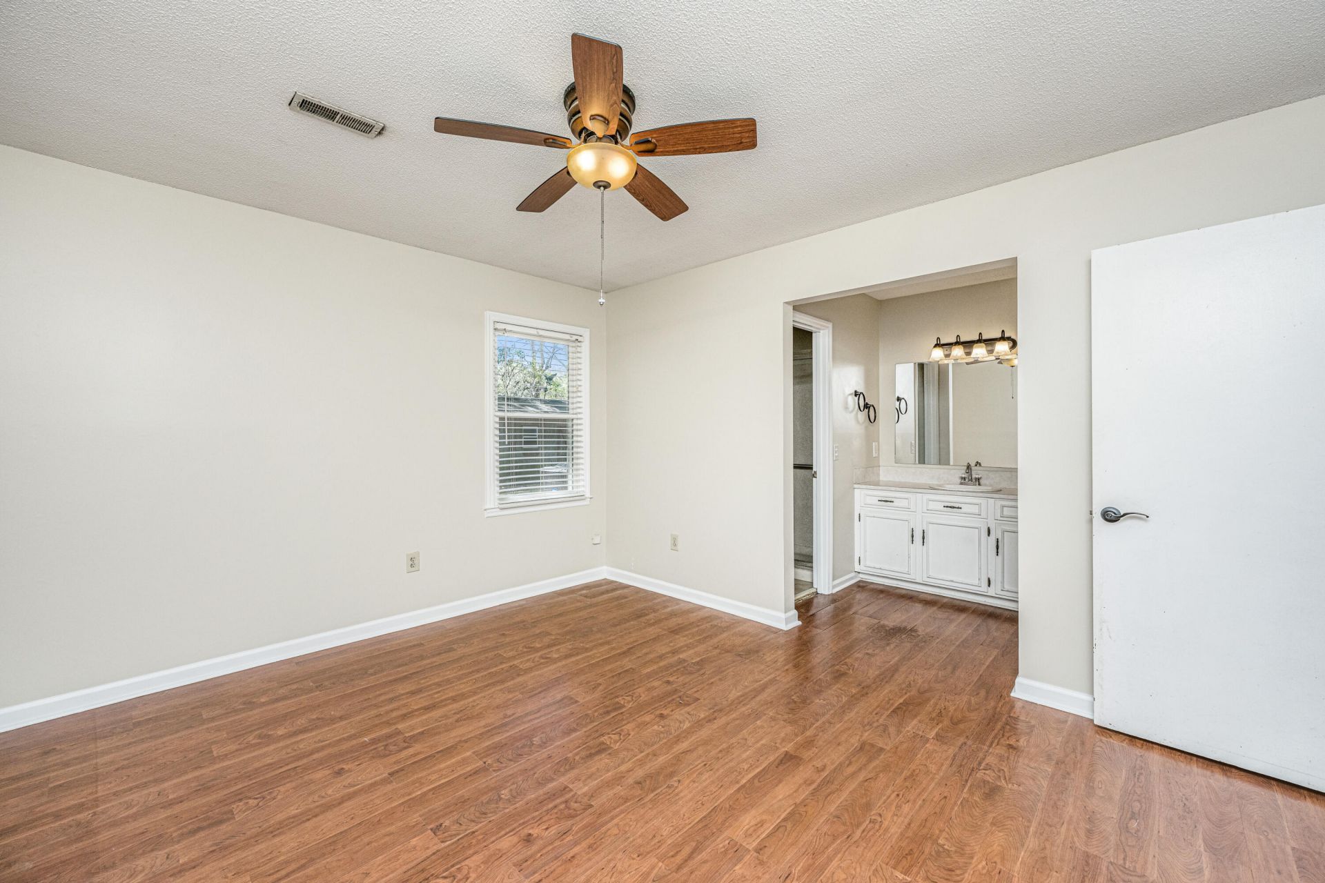 1519 Kentwood Circle Photo 18