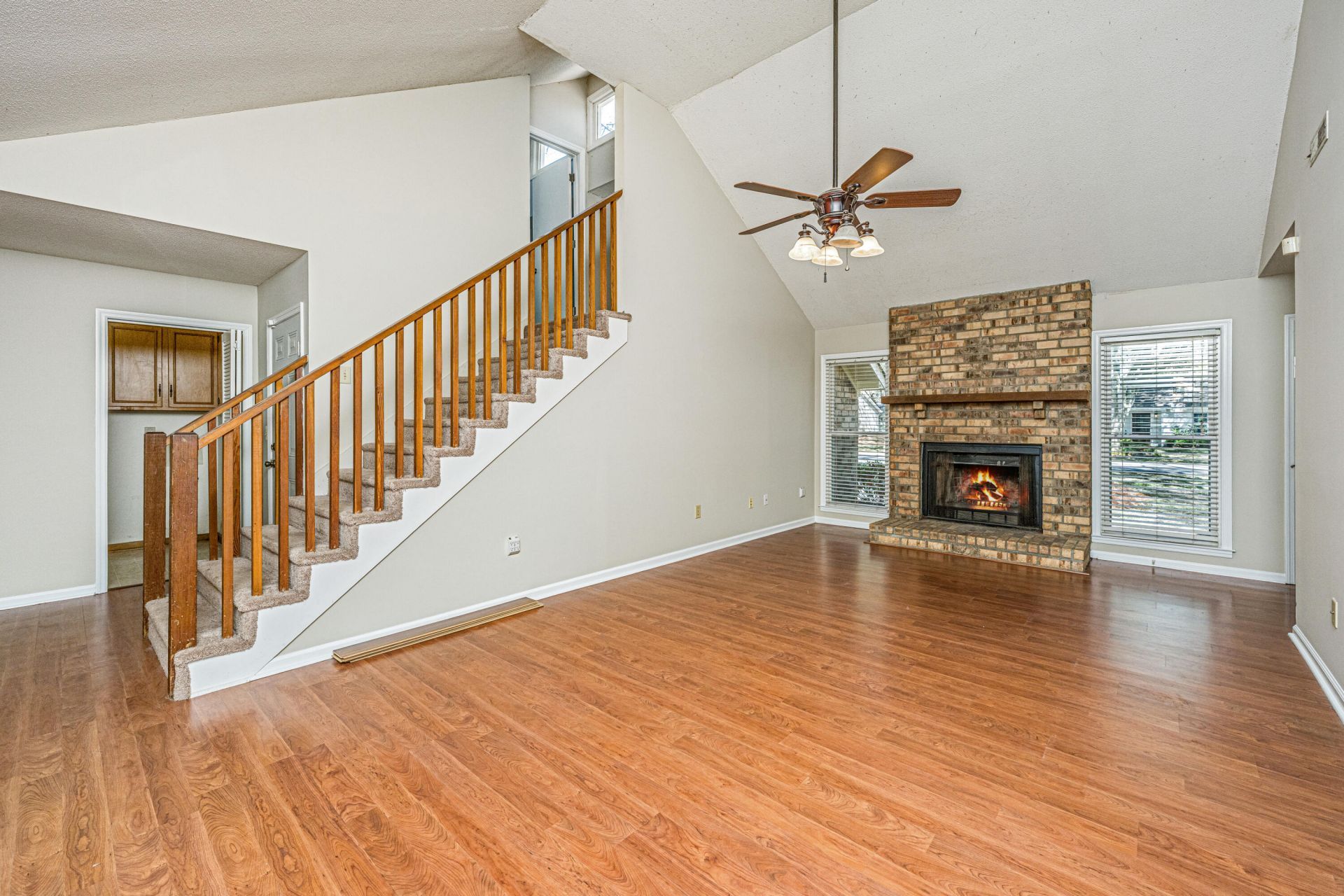 1519 Kentwood Circle Photo 4