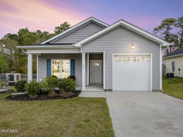 305 Cypress Avenue , Holly Ridge, NC 28445