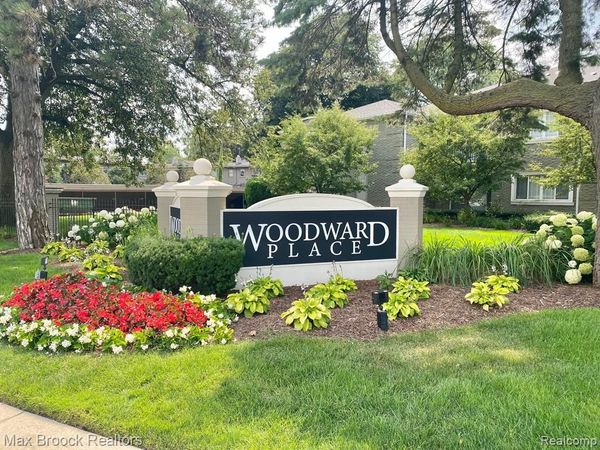 1115 N Old Woodward Avenue, Birmingham, MI 48009