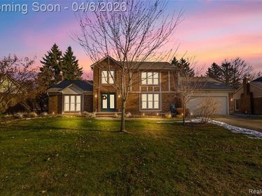 21744 Glenwild Drive, Northville, MI 48167