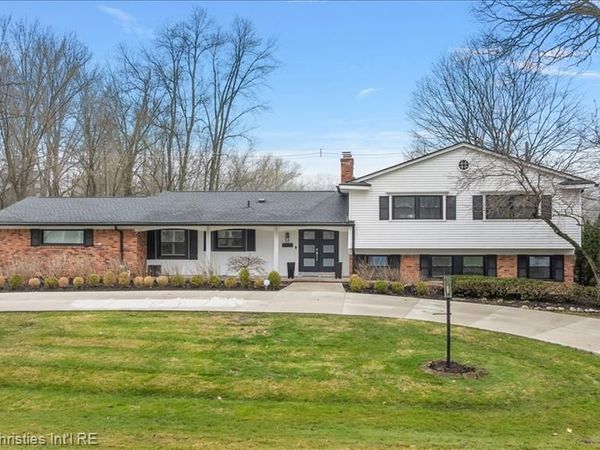 5722 Raven Road, Bloomfield Hills, MI 48301