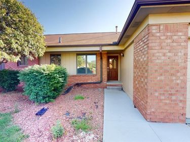 20502 PINE MEADOW Drive, Clinton Twp, MI 48036