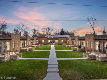 51 SPOKANE Drive, Pontiac, MI 48341