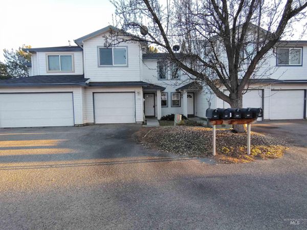 175 Sagebrush Ave, Mountain Home, ID 83647