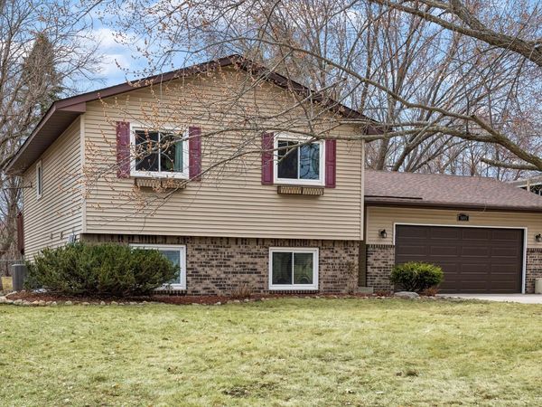 9895 31st Avenue N, Plymouth, MN 55441