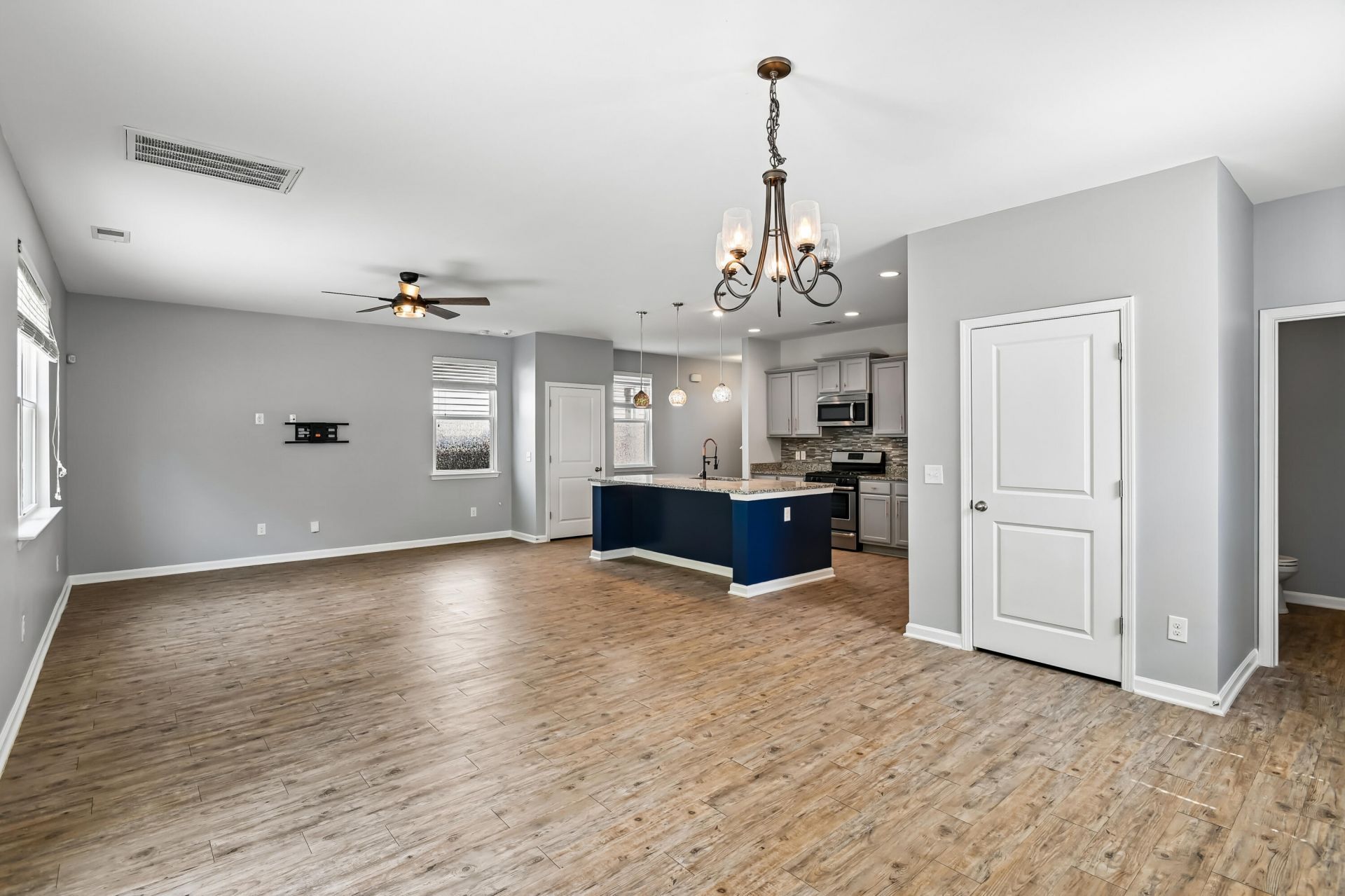 9831 Seed Street Photo 11