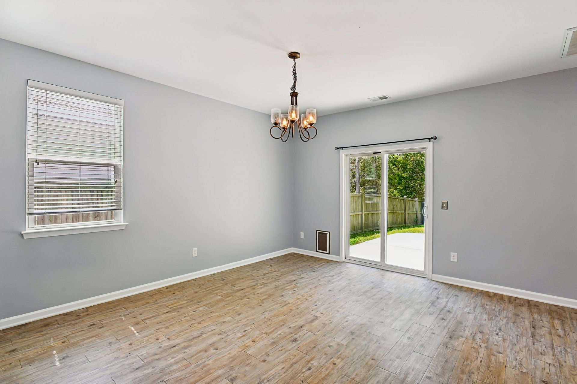 9831 Seed Street Photo 13