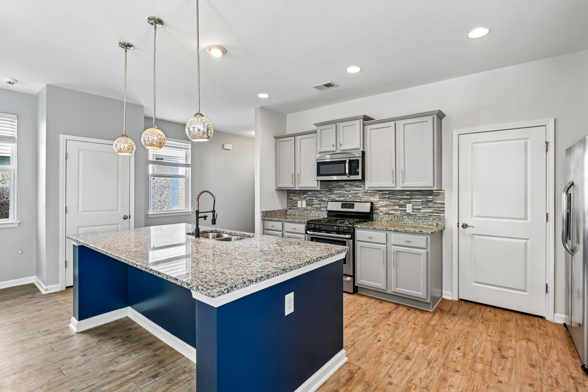 9831 Seed Street Photo 15