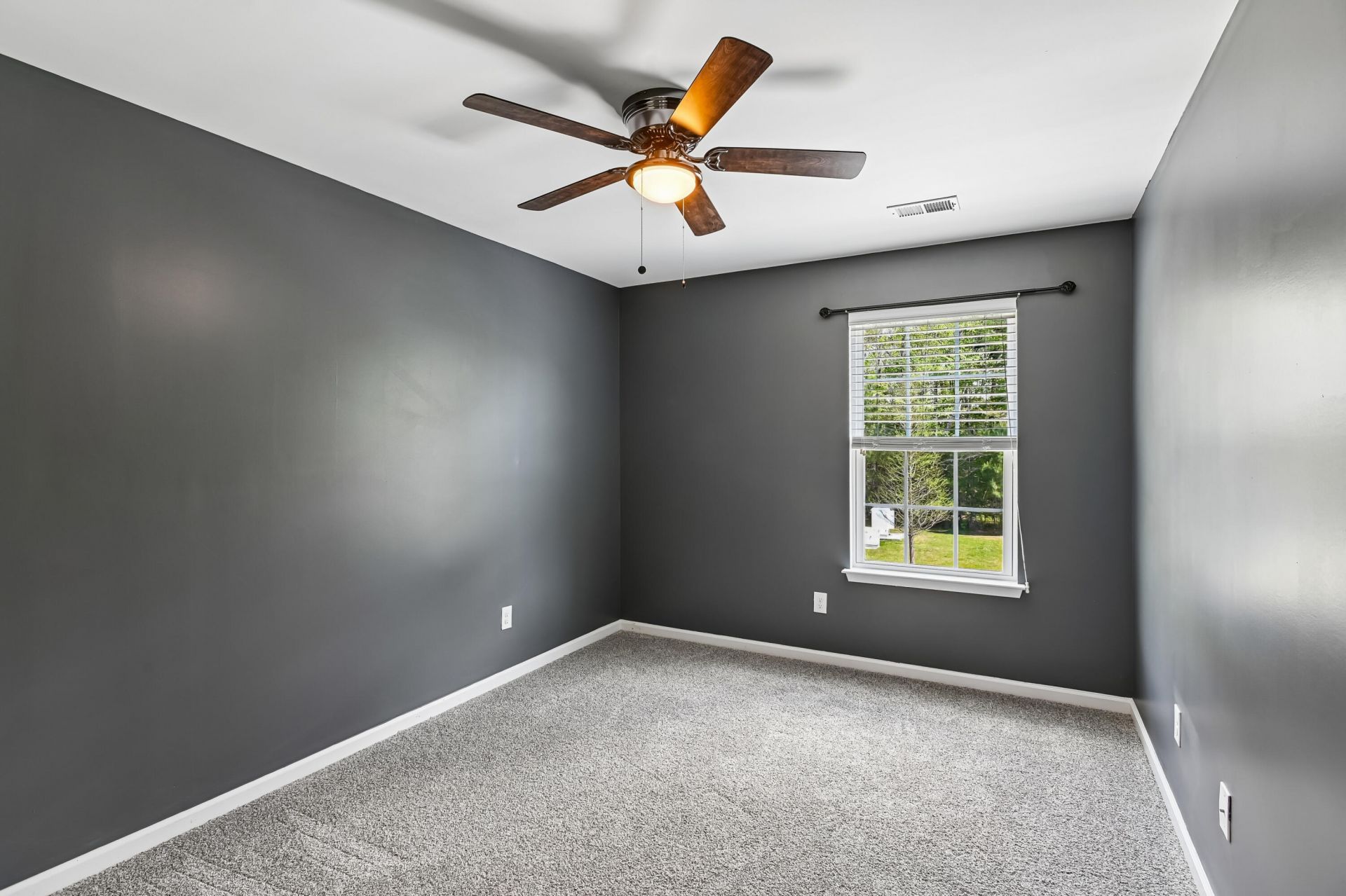 9831 Seed Street Photo 23