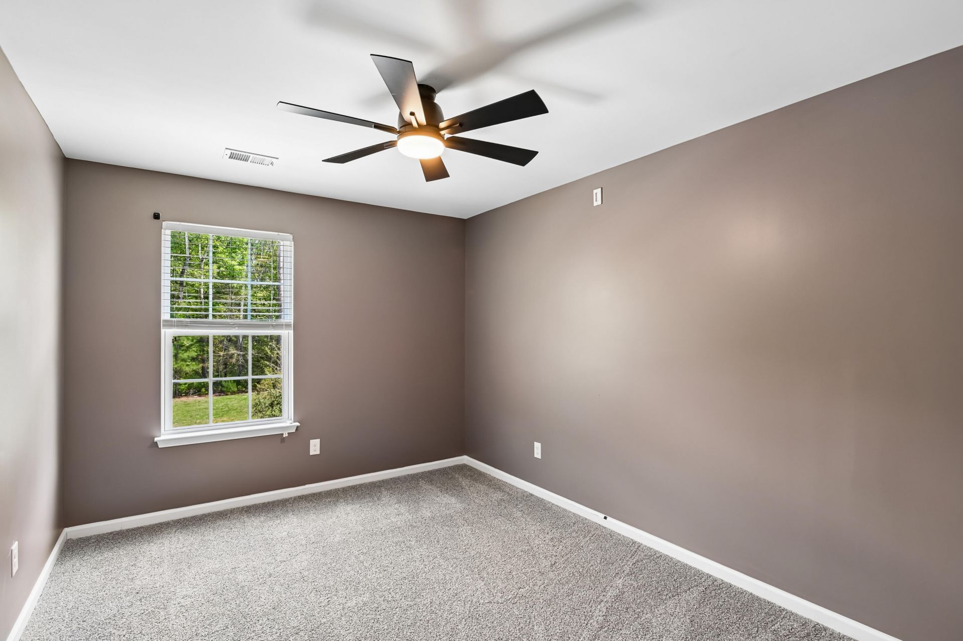 9831 Seed Street Photo 27