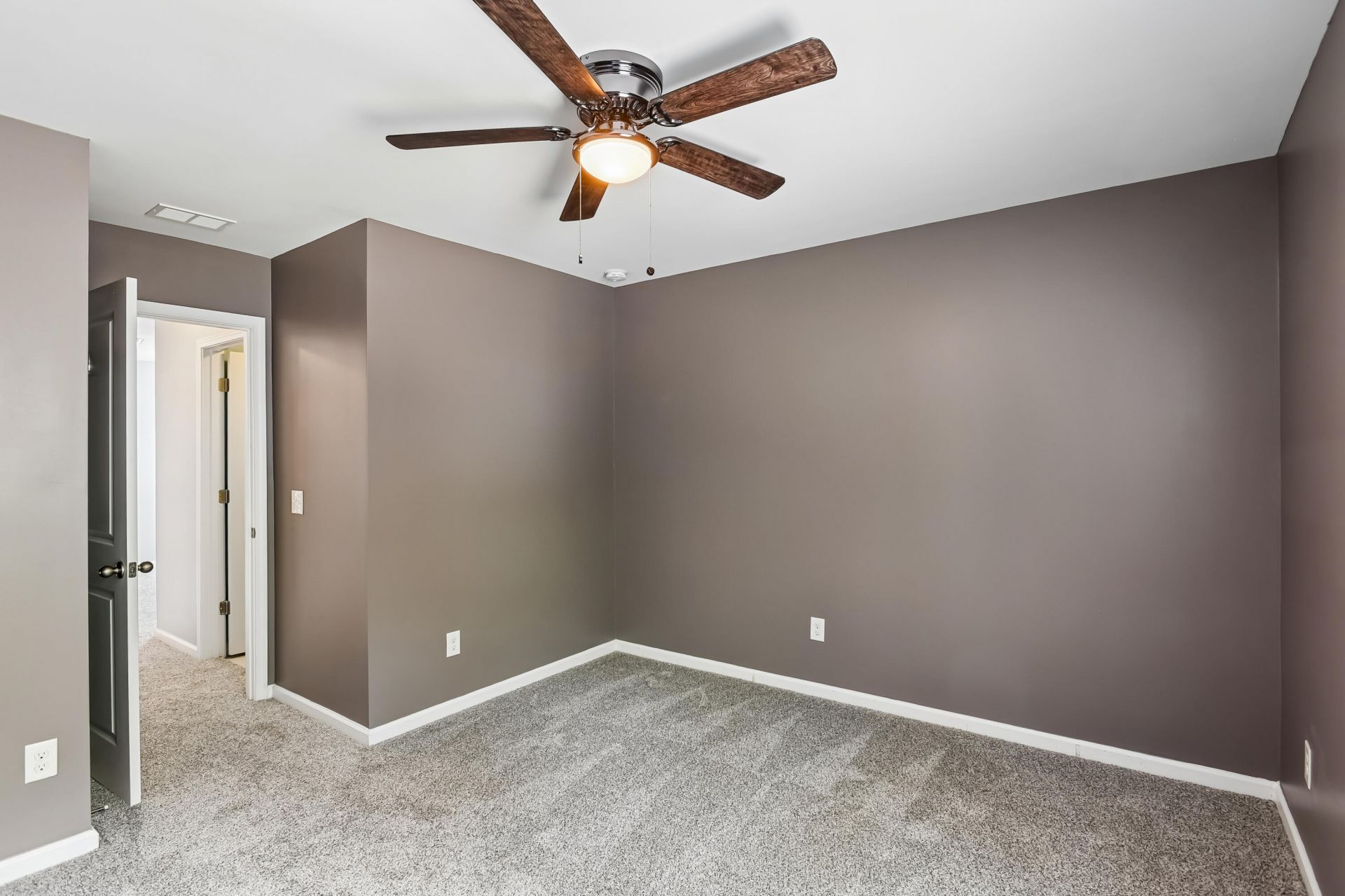 9831 Seed Street Photo 32