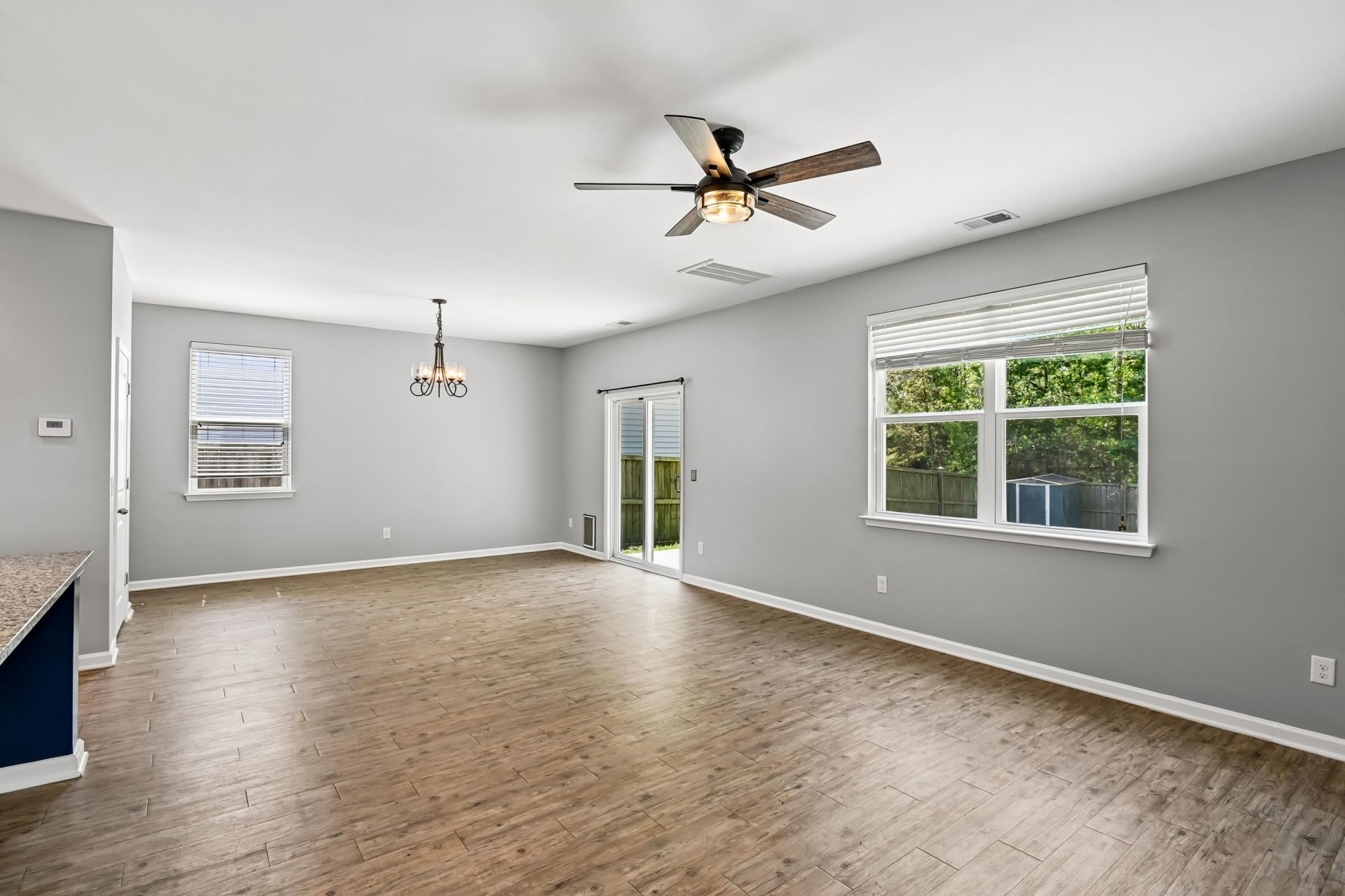 9831 Seed Street Photo 6