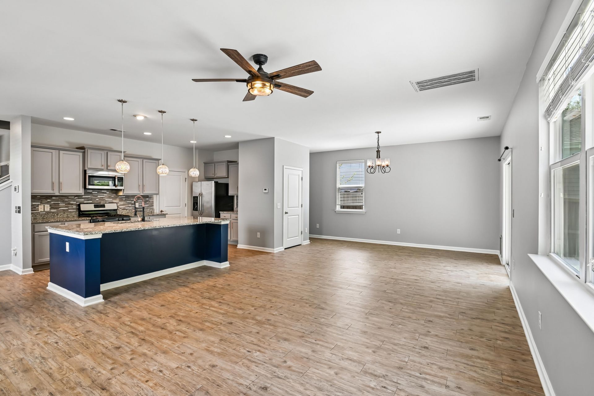 9831 Seed Street Photo 7