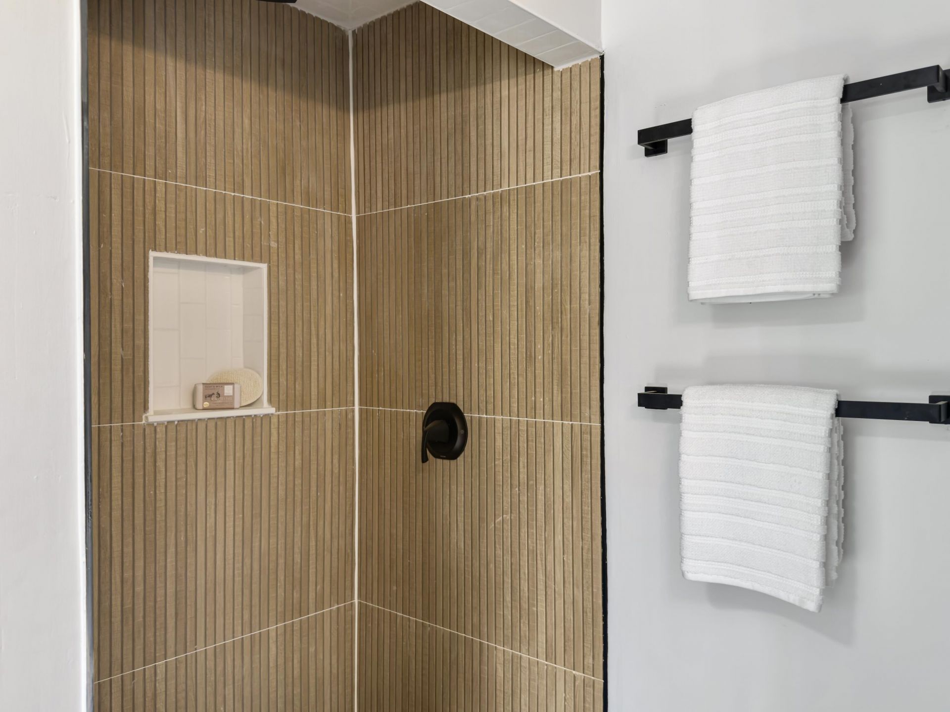 1318 Foster Street Photo 16