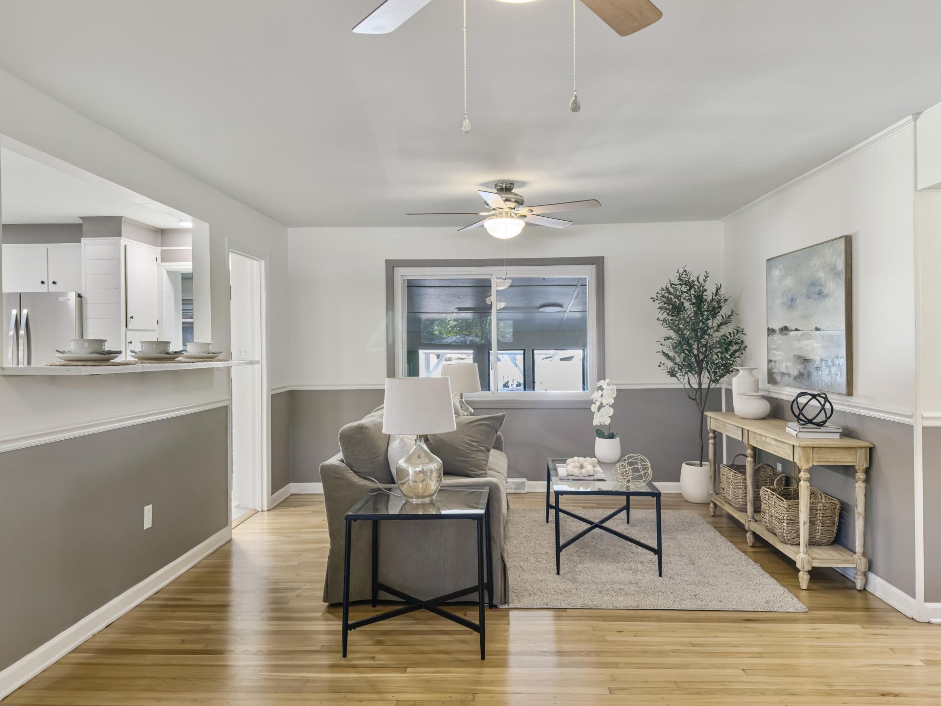 1318 Foster Street Photo 4