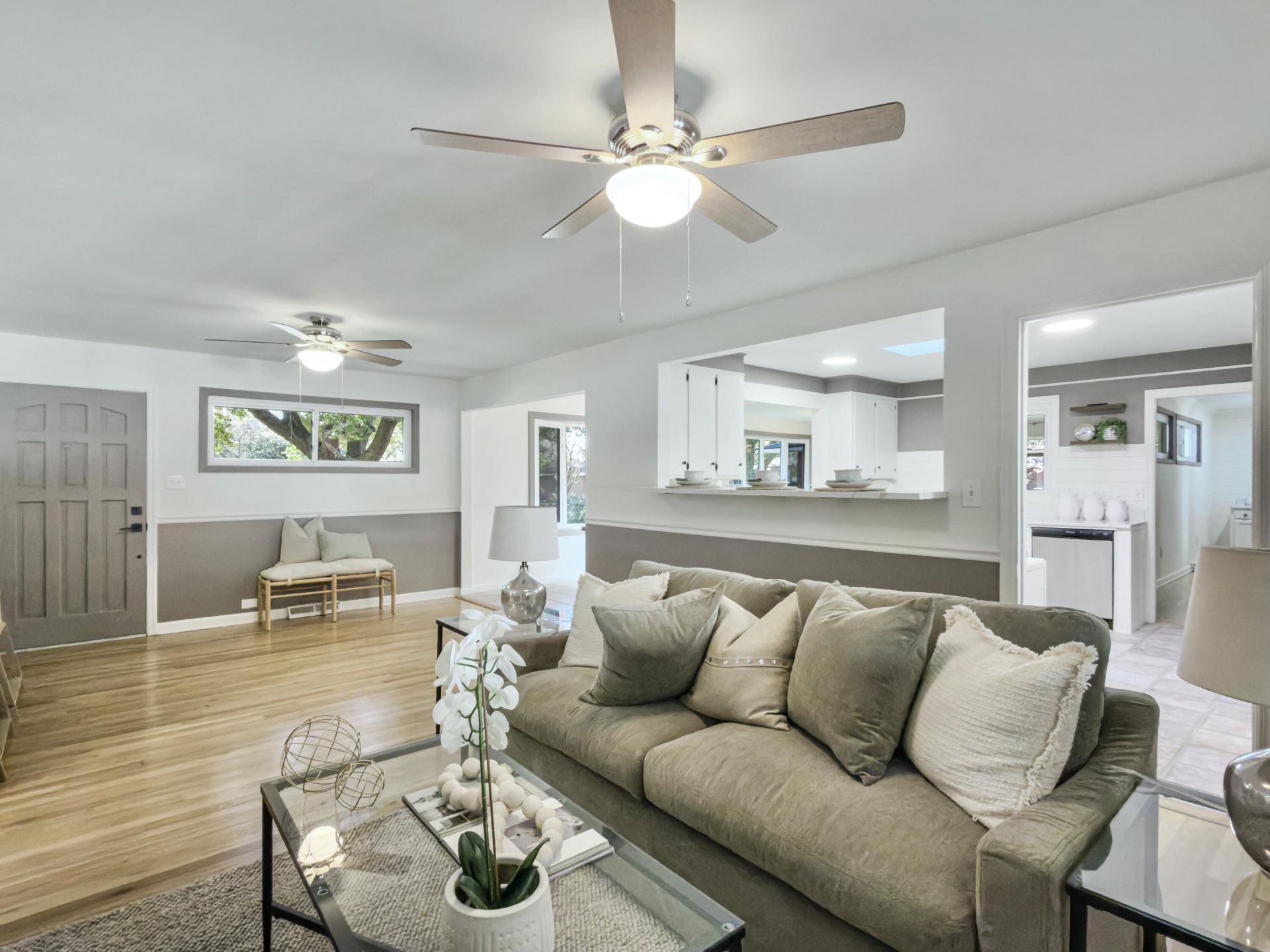 1318 Foster Street Photo 6